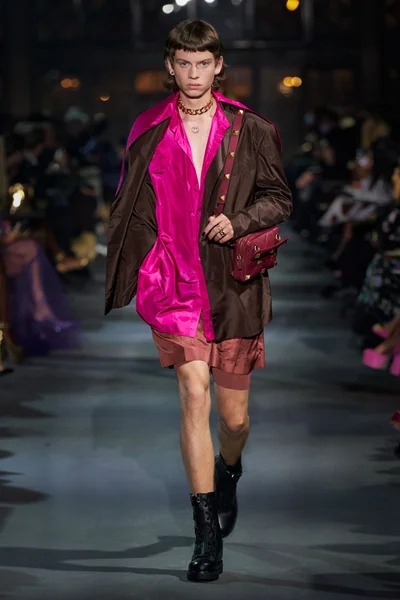Look 80